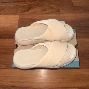 TOMS Alpargata Mallow Crossover Beige Sandal. Size 7